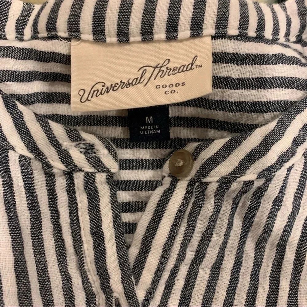 🔴Universal Thread | Puff Long Sleeve Button down - Picture 6 of 9